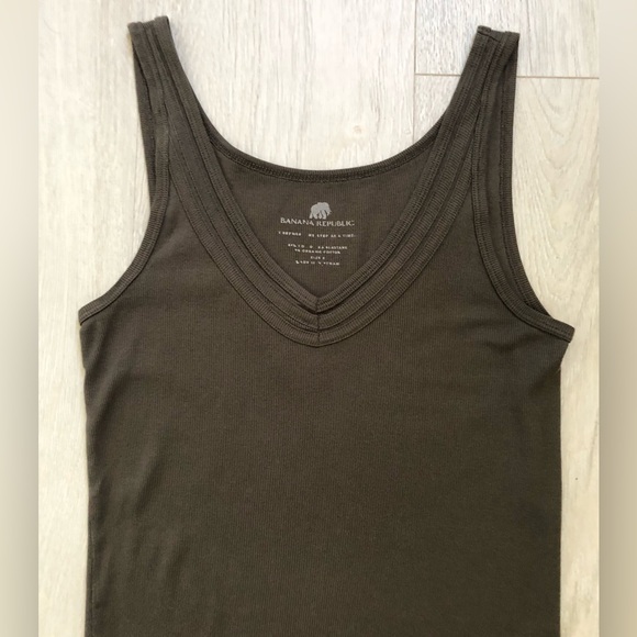 Banana Republic Tops - Banana Republic Rib V-Neck Soft Tank Top Cami